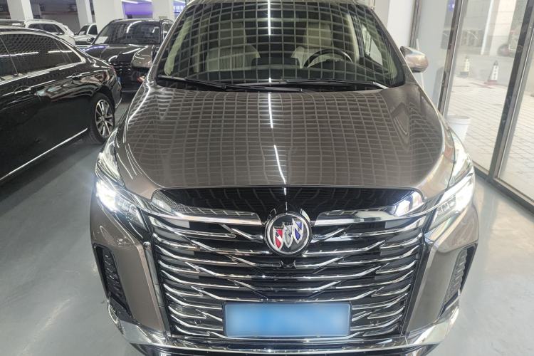 Used Buick GL8 2023 Facelifted Land Cruiser Executive Luxury Version
