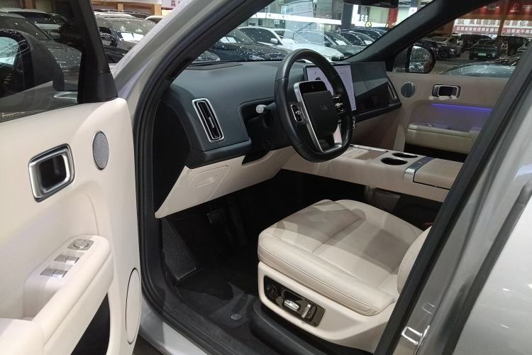 Used Li Auto L8 2023 Air model
