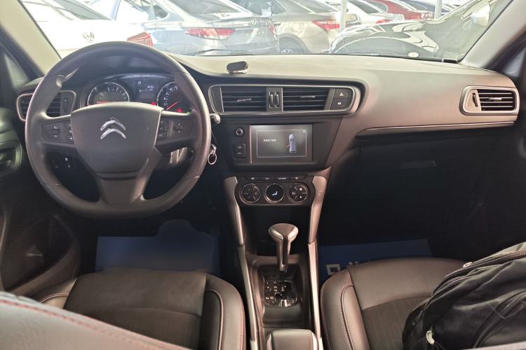 Used Citroen C3-XR 2018 1.6L Automatic Pioneer Model Center Console