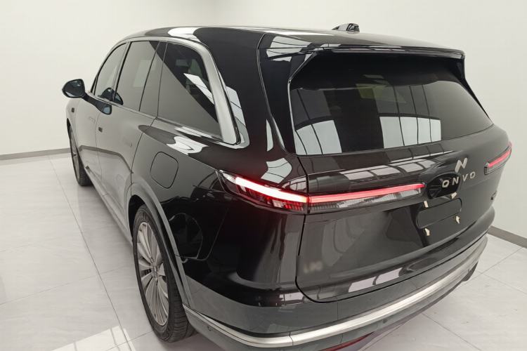 Used ONVO Luxeed L90 2025 Model—Max Six-Seater Version
