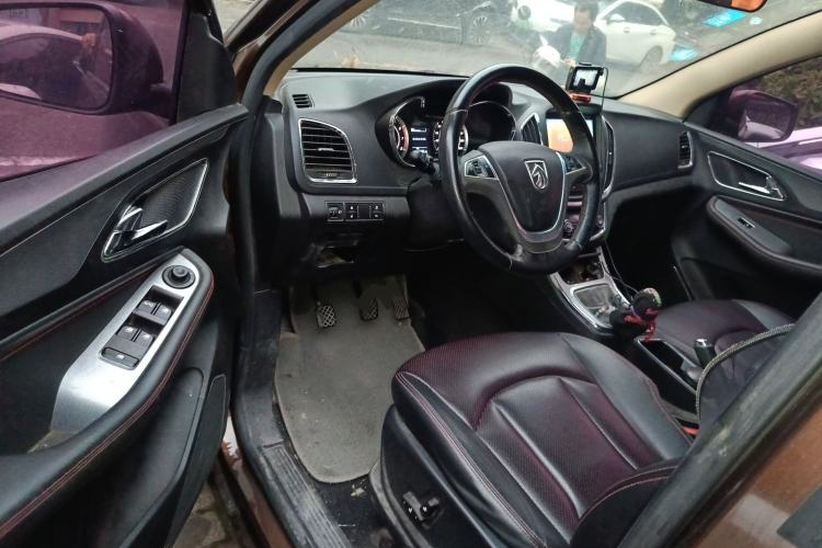 Used Baojun 560 2015 1.8L manual luxury version