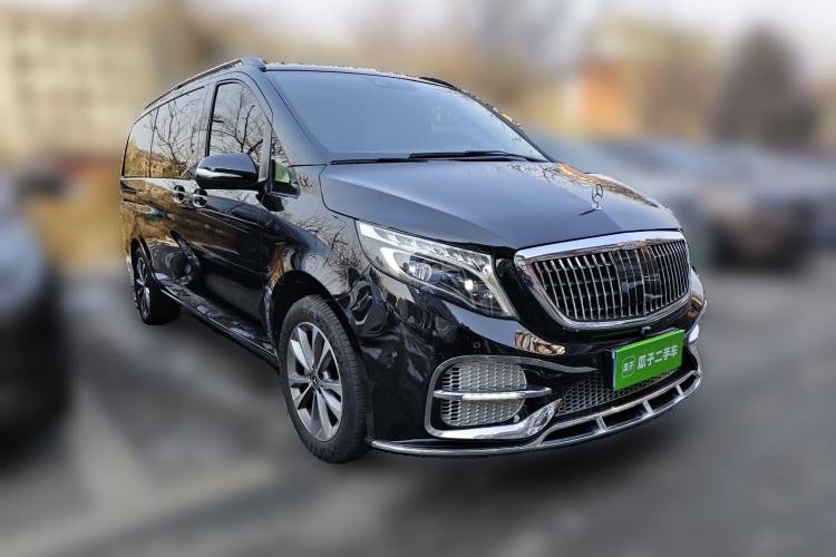 Used Mercedes-Benz V-Class 2021 V 260 Avantgarde Edition Front Right 45 Deg