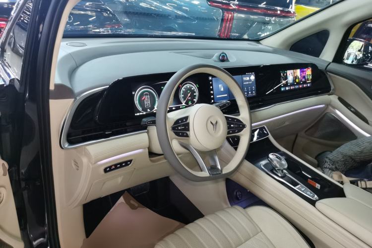 Used VOYAH Dream 2024 PHEV Ultra-Long Range Flagship Edition
