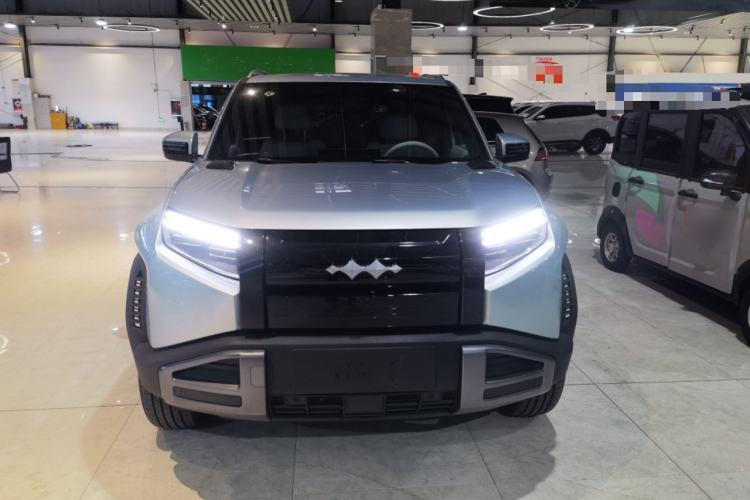 Used Formula Leopard Titanium 3 2025 501 km Range Rear-Wheel Drive Intelligent Driving Max Edition
