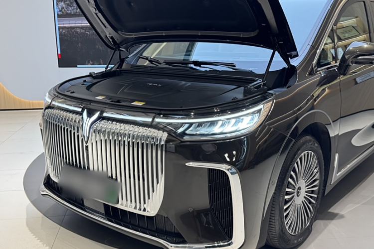 Used VOYAH Dream 2025 PHEV Four-Wheel Drive Prestige Kunpeng Edition
