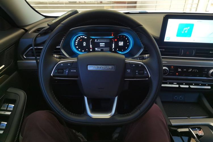 Used JETOUR X70 2024 1.5T DCT Enjoyment Edition 5 Seats
