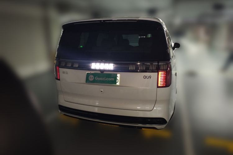 Used Zeekr 009 2024 7-Seater Walk-Through Version Four-Wheel Drive 108 kWh
