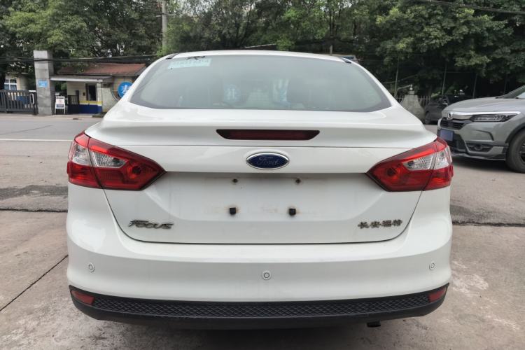 Used Ford Focus 2012 Sedan 1.6L Automatic Fashion Edition