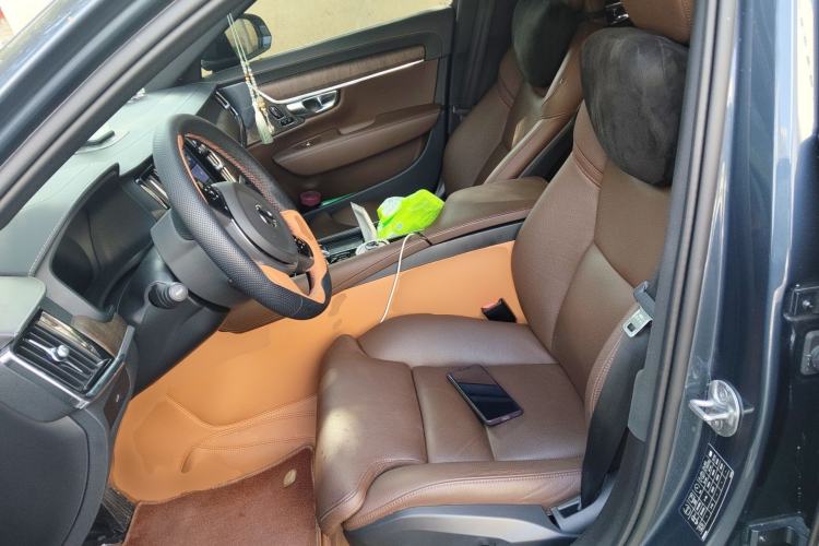 Used Volvo S90 2024 B5 Zhiyuan Luxury Edition
