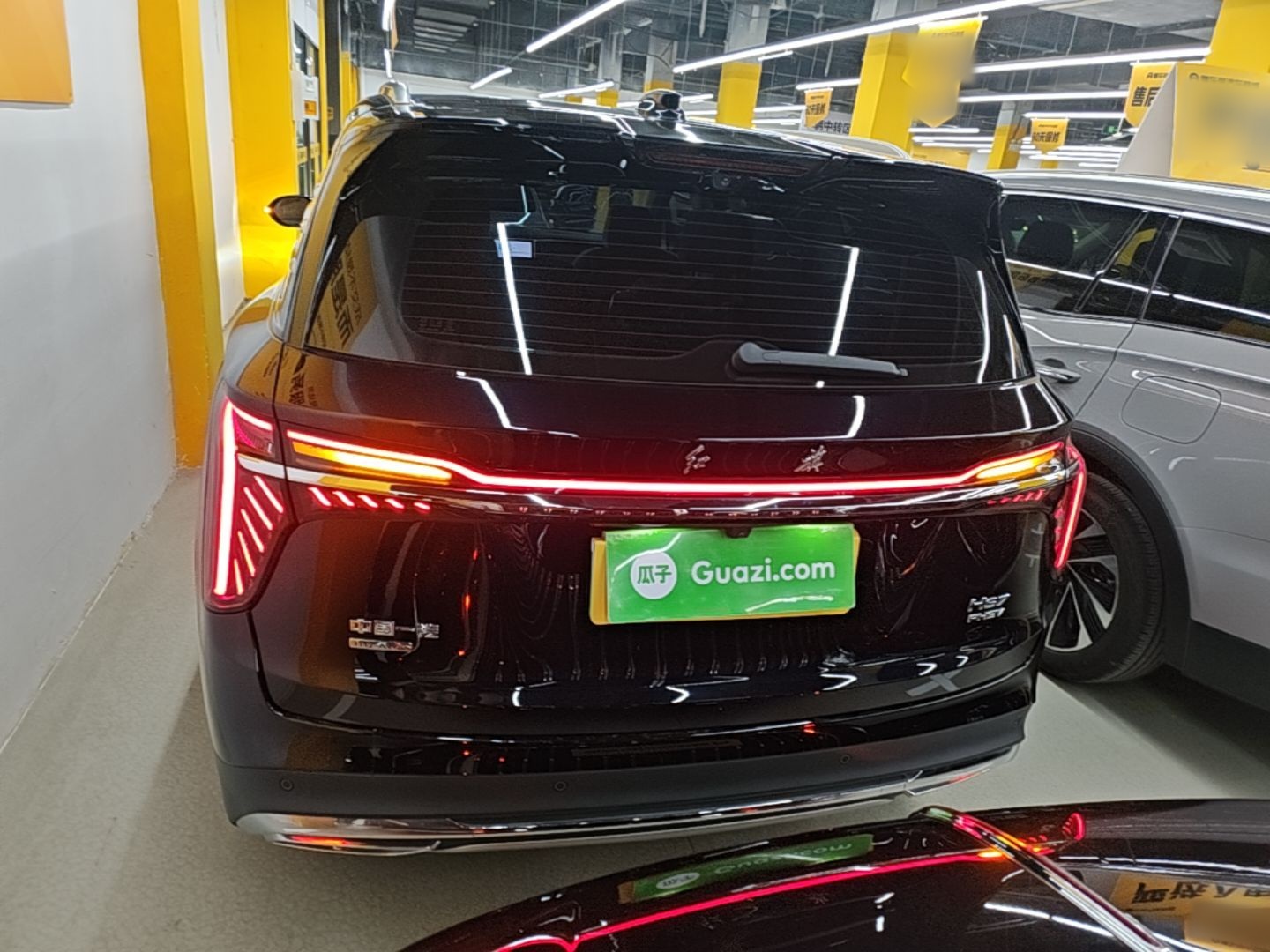 Hongqi HS7 PHEV 2024 2.0T PHEV Four-Wheel Drive Flagship Edition 6 Seats — снимка 5