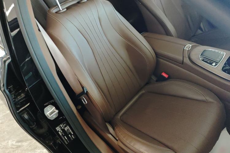 Used Mercedes-Benz E-Class 2023 Updated E 300 L Fashion Edition
