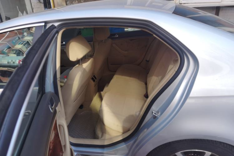 Used Volkswagen Sagitar 2006 2.0L Automatic Fashion Edition
