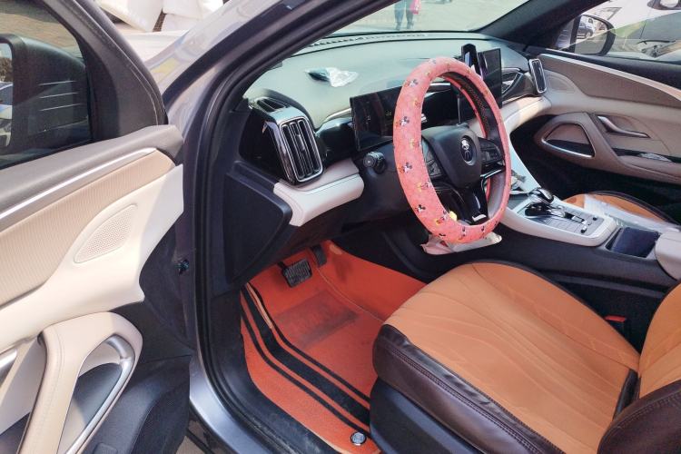 Used BYD Song Pro New Energy 2024 HONOR Edition DM-i 71KM Navigation Model Driver Seat