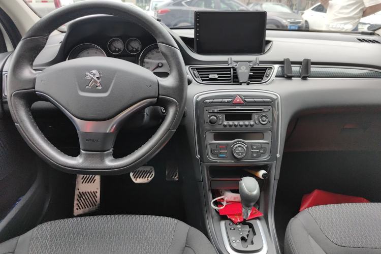 Used Peugeot 308 2013 1.6L Automatic Fashion Model Center Console