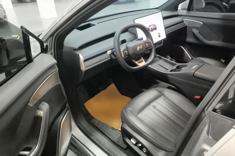 Used ONVO L60 2024 60 kWh Rear-Drive Version