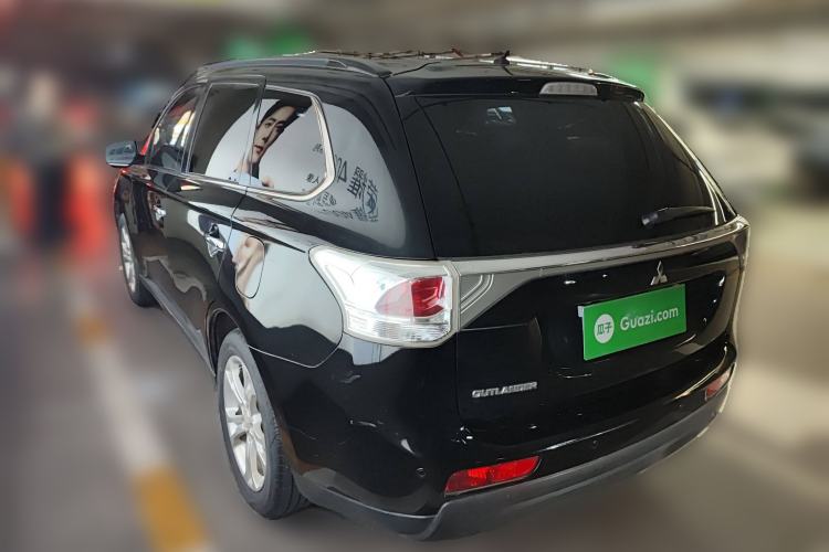 Used Mitsubishi Outlander 2013 2.4L 4x4 Luxury Navigation Edition 5 Seats