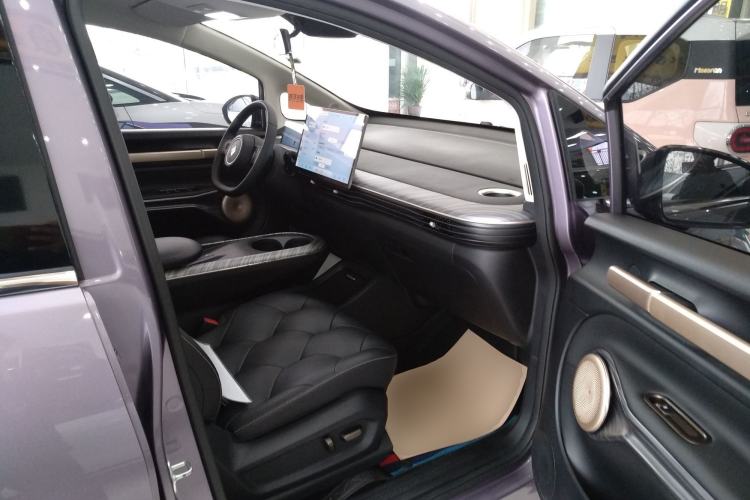 Used Baojun Cloud 2023 460 Max Right Front Seat
