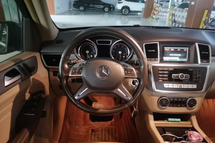 Used Mercedes-Benz M-Class 2014 ML 320 4MATIC
