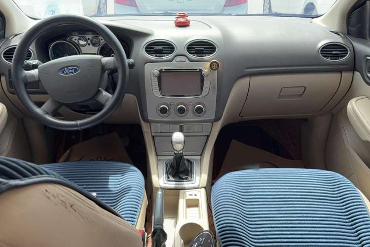 Used Ford Focus 2013 Sedan Classic 1.8L Manual Base Model