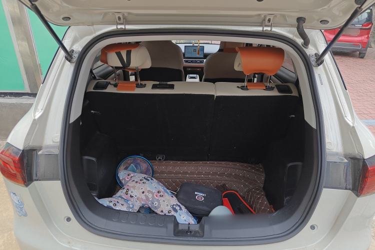 Used Wuling Bingo PLUS 2024 330 km Range Five-Seater Version
