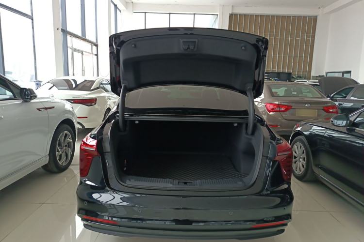 Used Hongqi H5 PHEV 2025 130 Super Hybrid Version
