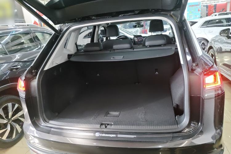 Used Volkswagen Tayron 2023 280TSI Two-Wheel-Drive Luxury Plus Advanced Version Trunk