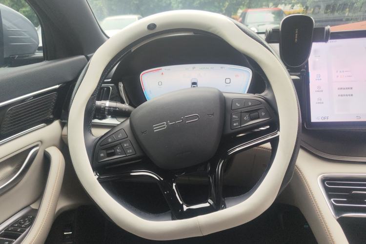Used BYD Song PLUS New Energy 2023 Champion Edition DM-i 110KM Flagship Model Steering Wheel