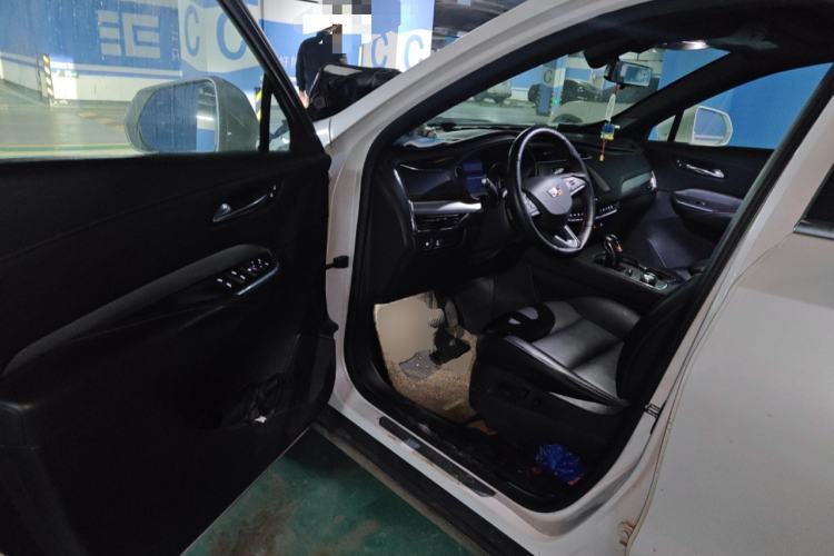 Used Cadillac XT4 2018 28T 4x4 Leading Sport Model
