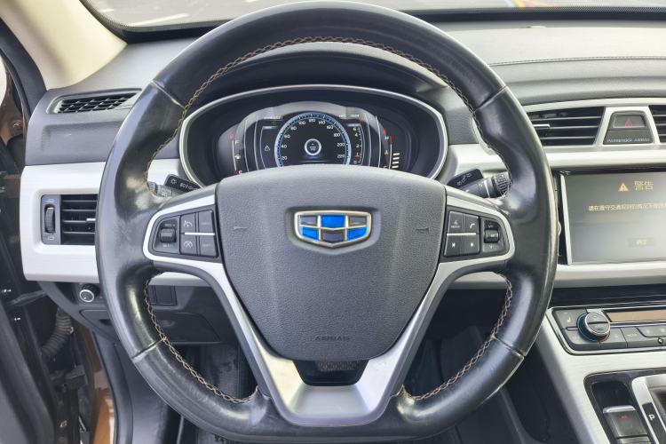 Used Geely Auto Emgrand X7 Sport 2016 1.8TD Automatic All-Wheel-Drive ZhiZun Edition Interior 9