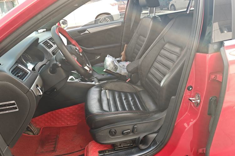 Used Volkswagen Sagitar 2013 2.0 TSI GLI Left Front Seat