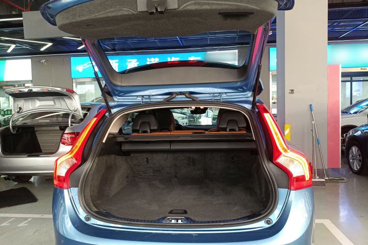 Used Volvo V60 2015 T5 Zhiya Edition