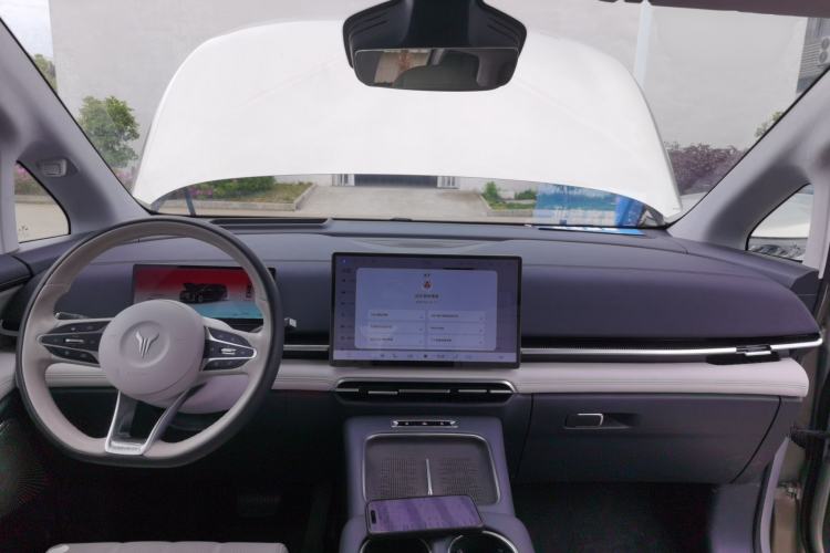 Used VOYAH Dream 2025 PHEV Four-Wheel-Drive Flagship Version – Qiankun Edition Center Console