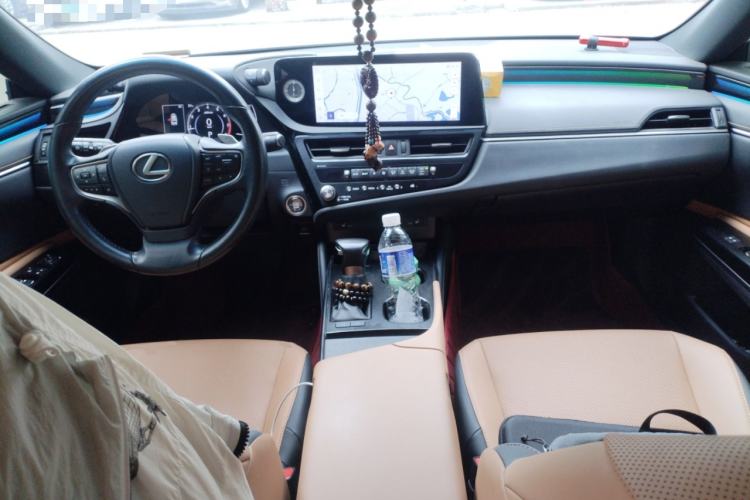 Used Lexus ES 2023 200 Excellence Edition Center Console