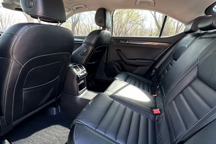 Used Skoda Superb 2018 TSI330 DSG Luxury Edition China VI Standard Interior 3