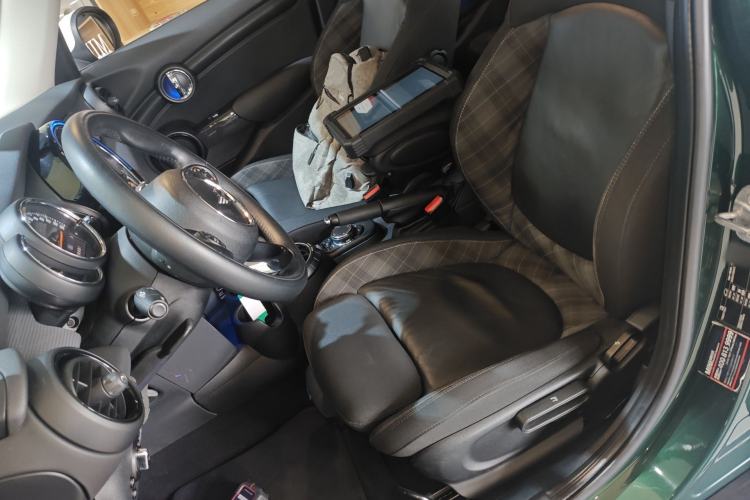 Used MINI 2016 1.5T COOPER Pioneer Edition Five-Door Model Left Front Seat