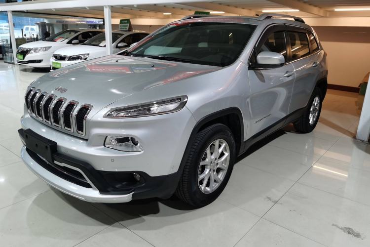 Used Jeep Cherokee 2016 2.4L Professional Smart Version