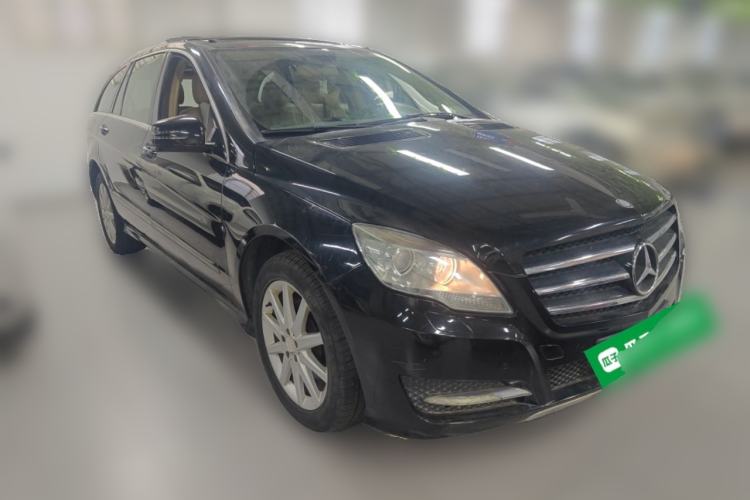 Used Mercedes-Benz R-Class 2010 R 350 L 4MATIC Front Right 45 Deg