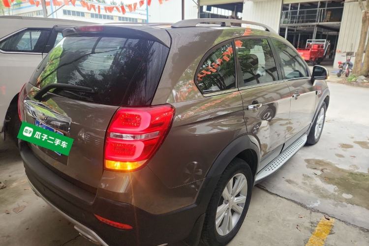 Used Chevrolet Captiva 2017 2.4L 4x4 Flagship Edition 7-Seater
