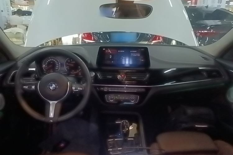 Used BMW 1 Series 2023 125i M Sport Night Edition Center Console