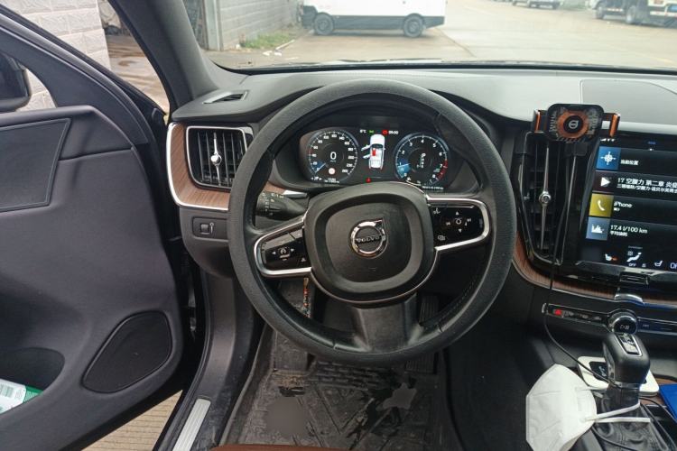 Used Volvo XC60 2021 T5 4x4 Smart Luxury Edition