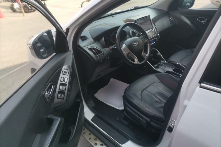 Used Hyundai ix35 2015 2.0L Automatic 2WD Smart Type China IV