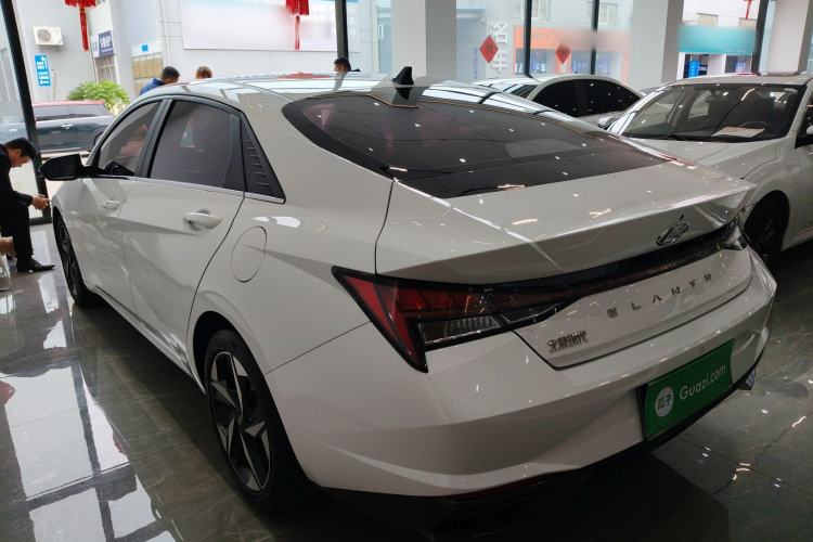 Used Hyundai Elantra 2021 1.5L CVT LUX Prestige Edition
