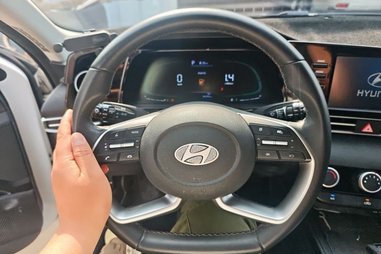 Used Hyundai Elantra 2023 1.5L CVT GLX Elite Edition Steering Wheel