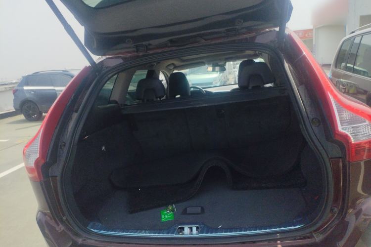 Used Volvo XC60 2016 T5 Smart Version Trunk