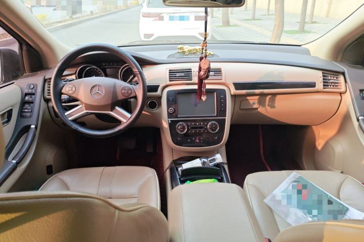 Used Mercedes-Benz R-Class 2017 R 320 4MATIC Business Edition Prestige Model
