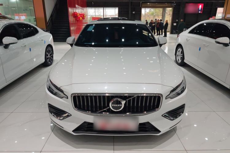 Used Volvo S60 2024 B4 Zhiyuan Luxury Edition
