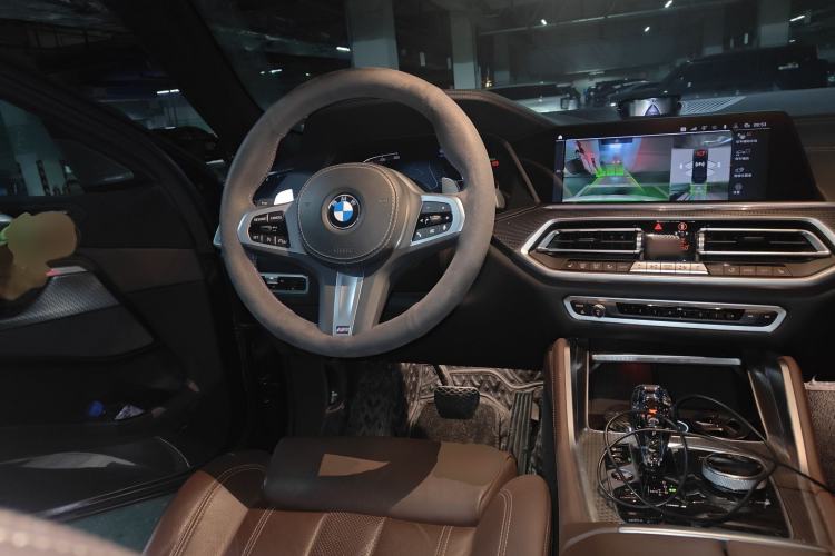 Used BMW X6 2022 Restyled xDrive40i M Sport Package Steering Wheel