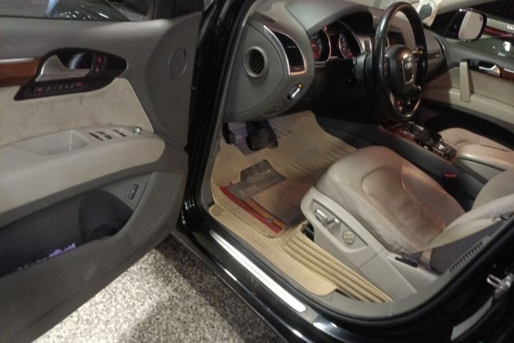 Used Audi Q7 2010 3.6 FSI quattro base version Driver Seat