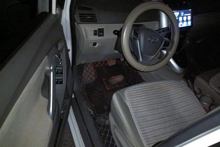 Used Toyota Verso 2014 Starlight 180E CVT Elite Edition
