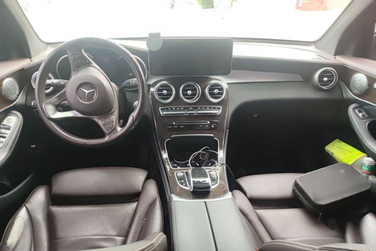 Used Mercedes-Benz GLC 2017 GLC 260 4MATIC Luxury Model Center Console